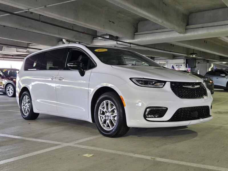 Used 2025 CHRYSLER PACIFICA SELECT FWD in DAVIE, FLORIDA