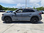 Used 2023 VOLKSWAGEN ATLAS CROSS SPORT 3.6L V6 SEL R-LINE BLACK 4MOTION in DAVIE, FLORIDA (Photo 3)