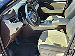 Used 2022 TOYOTA HIGHLANDER XLE FWD in DAVIE, FLORIDA (Photo 10)