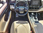 Used 2022 TOYOTA HIGHLANDER XLE FWD in DAVIE, FLORIDA (Photo 15)