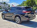 Used 2022 TOYOTA HIGHLANDER XLE FWD in DAVIE, FLORIDA (Photo 7)