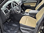 Used 2021 VOLKSWAGEN ATLAS CROSS SPORT 3.6L V6 SE W/TECHNOLOGY R-LINE FWD in DAVIE, FLORIDA (Photo 10)