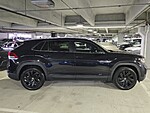 Used 2022 Volkswagen Atlas Cross Sport 2.0T SE W/TECHNOLOGY 4MOTION in DAVIE, FLORIDA (Photo 2)