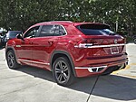 Used 2022 Volkswagen Atlas Cross Sport 3.6L V6 SEL R-LINE 4MOTION in DAVIE, FLORIDA (Photo 6)