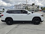 Used 2022 Volkswagen Atlas 3.6L V6 SE W/TECHNOLOGY FWD in DAVIE, FLORIDA (Photo 2)