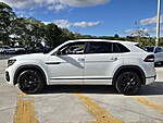 Used 2022 Volkswagen Atlas Cross Sport 3.6L V6 SEL R-LINE BLACK 4MOTION in DAVIE, FLORIDA (Photo 4)