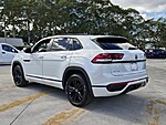 Used 2022 Volkswagen Atlas Cross Sport 3.6L V6 SEL R-LINE BLACK 4MOTION in DAVIE, FLORIDA (Photo 8)