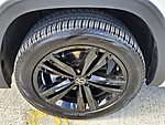 Used 2022 Volkswagen Atlas Cross Sport 3.6L V6 SEL R-LINE BLACK 4MOTION in DAVIE, FLORIDA (Photo 10)