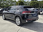 Used 2022 Volkswagen Atlas Cross Sport 3.6L V6 SE W/TECHNOLOGY 4MOTION in DAVIE, FLORIDA (Photo 8)