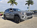 Used 2025 Volkswagen Atlas 2.0T SE W/TECHNOLOGY FWD in DAVIE, FLORIDA (Photo 1)