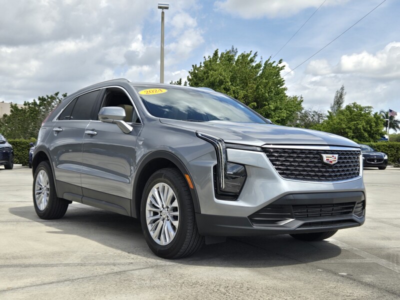 Used 2024 CADILLAC XT4 FWD 4DR LUXURY in DAVIE, FLORIDA