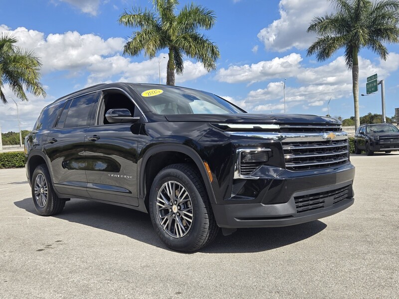 Used 2025 CHEVROLET TRAVERSE FWD 4DR LT W/1LT in DAVIE, FLORIDA