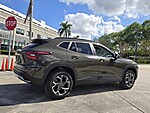 Used 2024 CHEVROLET TRAX FWD 4DR LT in DAVIE, FLORIDA (Photo 7)