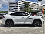 Used 2021 Volkswagen Atlas Cross Sport 3.6L V6 SE W/TECHNOLOGY R-LINE FWD in DAVIE, FLORIDA (Photo 8)