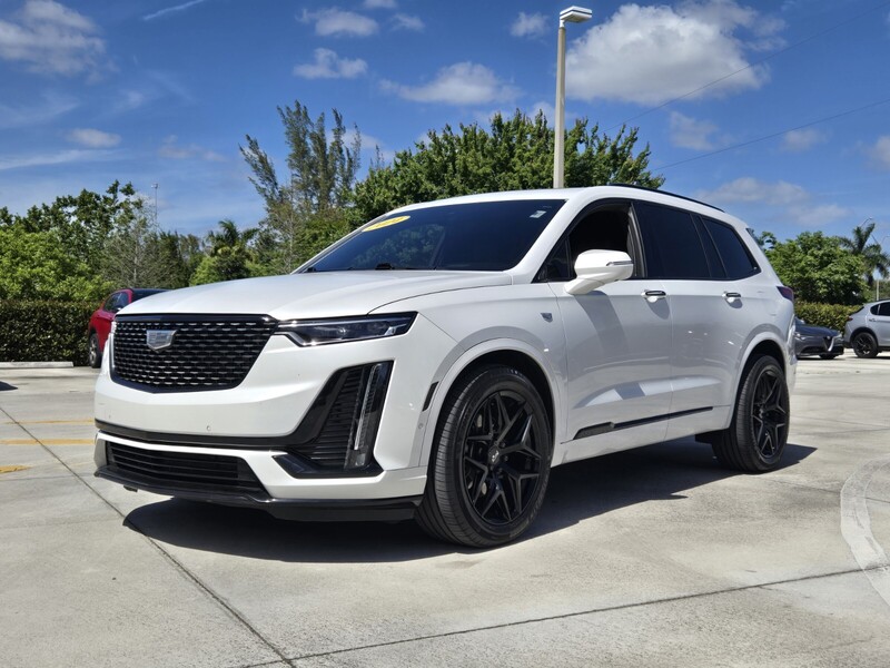Used 2024 CADILLAC XT6 FWD 4DR PREMIUM LUXURY in DAVIE, FLORIDA