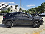 Used 2023 Volkswagen Atlas Cross Sport 3.6L V6 SE W/TECHNOLOGY FWD in DAVIE, FLORIDA (Photo 8)