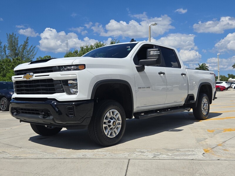 Used 2024 CHEVROLET SILVERADO 2500 4WD CREW CAB 159