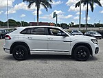 Used 2023 Volkswagen Atlas Cross Sport 3.6L V6 SEL R-LINE BLACK 4MOTION in DAVIE, FLORIDA (Photo 4)