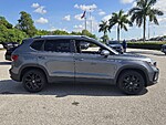 Used 2022 Volkswagen Taos SE FWD in DAVIE, FLORIDA (Photo 4)