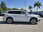 Used 2023 Volkswagen Atlas 3.6L V6 SEL PREMIUM R-LINE 4MOTION in DAVIE, FLORIDA (Photo 4)