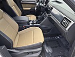 Used 2023 Volkswagen Atlas Cross Sport 3.6L V6 SEL R-LINE BLACK 4MOTION in DAVIE, FLORIDA (Photo 19)