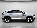 Used 2024 Volkswagen Atlas Cross Sport 2.0T SE W/TECHNOLOGY FWD in DAVIE, FLORIDA (Photo 4)