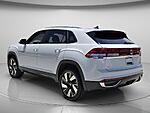 Used 2024 Volkswagen Atlas Cross Sport 2.0T SE W/TECHNOLOGY FWD in DAVIE, FLORIDA (Photo 8)
