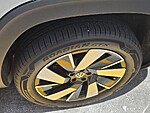 Used 2024 Volkswagen Atlas Cross Sport 2.0T SE W/TECHNOLOGY FWD in DAVIE, FLORIDA (Photo 6)