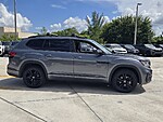 Used 2023 Volkswagen Atlas 3.6L V6 SEL R-LINE BLACK 4MOTION in DAVIE, FLORIDA (Photo 4)