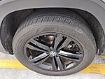 Used 2023 Volkswagen Atlas 3.6L V6 SEL R-LINE BLACK 4MOTION in DAVIE, FLORIDA (Photo 9)