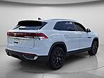 Used 2024 Volkswagen Atlas Cross Sport 2.0T SE W/TECHNOLOGY FWD in DAVIE, FLORIDA (Photo 7)