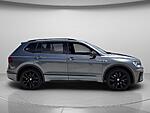 Used 2021 Volkswagen Tiguan 2.0T SE R-LINE BLACK FWD in DAVIE, FLORIDA (Photo 4)
