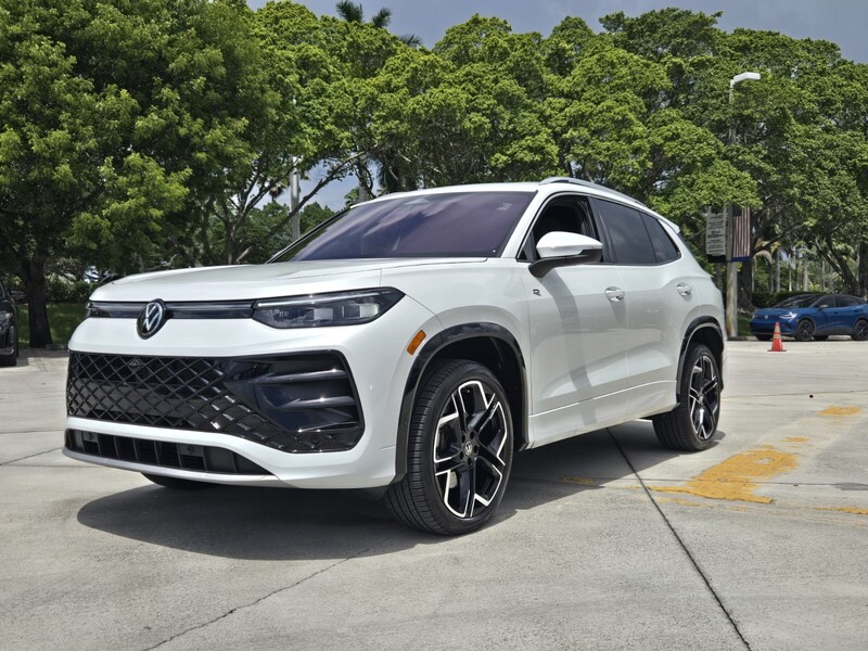Used 2025 Volkswagen Tiguan 2.0T SEL R-LINE 4MOTION in DAVIE, FLORIDA