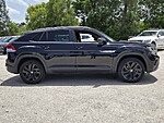 Used 2022 Volkswagen Atlas Cross Sport 2.0T SE W/TECHNOLOGY FWD in DAVIE, FLORIDA (Photo 5)