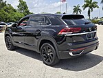 Used 2022 Volkswagen Atlas Cross Sport 2.0T SE W/TECHNOLOGY FWD in DAVIE, FLORIDA (Photo 8)
