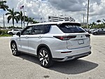 Used 2025 MITSUBISHI OUTLANDER SE FWD in DAVIE, FLORIDA (Photo 8)