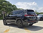 Used 2026 Volkswagen Atlas 2.0T SE W/TECHNOLOGY FWD in DAVIE, FLORIDA (Photo 4)