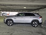 Used 2024 Volkswagen Atlas Cross Sport 2.0T SE W/TECHNOLOGY FWD in DAVIE, FLORIDA (Photo 3)
