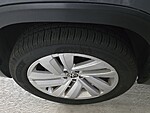 Used 2022 Volkswagen Atlas Cross Sport 3.6L V6 SE W/TECHNOLOGY FWD in DAVIE, FLORIDA (Photo 8)