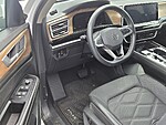 Used 2024 Volkswagen Atlas 2.0T SE W/TECHNOLOGY FWD in DAVIE, FLORIDA (Photo 5)