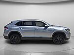Used 2022 Volkswagen Atlas Cross Sport 3.6L V6 SE W/TECHNOLOGY FWD in DAVIE, FLORIDA (Photo 7)