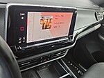 Used 2024 Volkswagen Atlas Cross Sport 2.0T SEL R-LINE 4MOTION in DAVIE, FLORIDA (Photo 22)