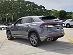 Used 2024 Volkswagen Atlas Cross Sport 2.0T SEL R-LINE 4MOTION in DAVIE, FLORIDA (Photo 4)