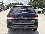 Used 2023 Volkswagen Atlas 3.6L V6 SEL PREMIUM R-LINE 4MOTION in DAVIE, FLORIDA (Photo 5)