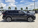 Used 2023 Volkswagen Atlas 3.6L V6 SEL PREMIUM R-LINE 4MOTION in DAVIE, FLORIDA (Photo 7)