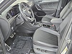 Used 2024 Volkswagen Tiguan 2.0T SE R-LINE BLACK 4MOTION in DAVIE, FLORIDA (Photo 11)