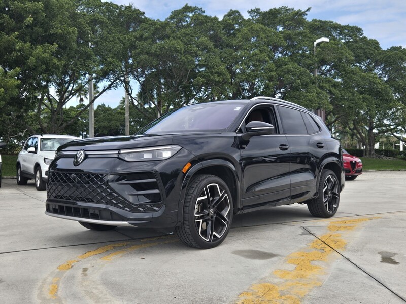 Used 2026 Volkswagen Tiguan SEL R-LINE TURBO 4MOTION in DAVIE, FLORIDA