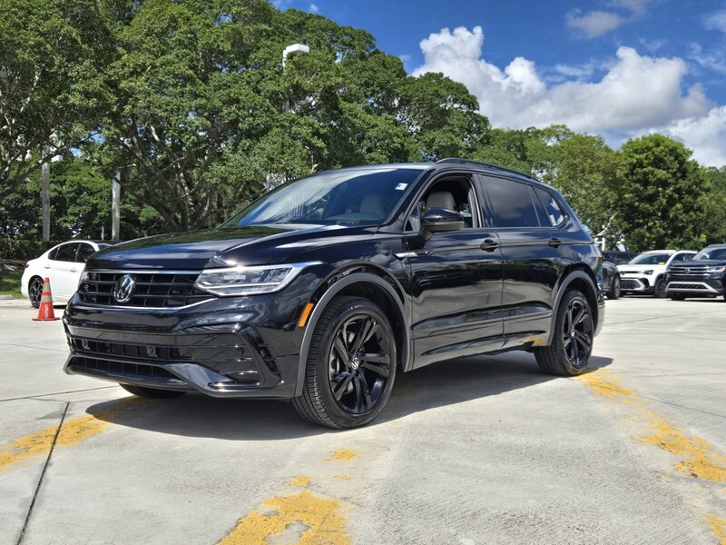 Used 2024 Volkswagen Tiguan 2.0T SE R-LINE BLACK FWD in DAVIE, FLORIDA