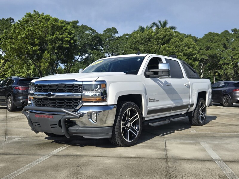 Used 2017 CHEVROLET SILVERADO 1500 2WD CREW CAB 143.5