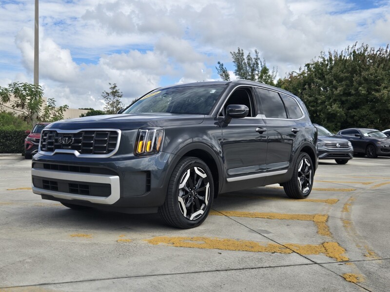 Used 2024 KIA TELLURIDE S FWD in DAVIE, FLORIDA